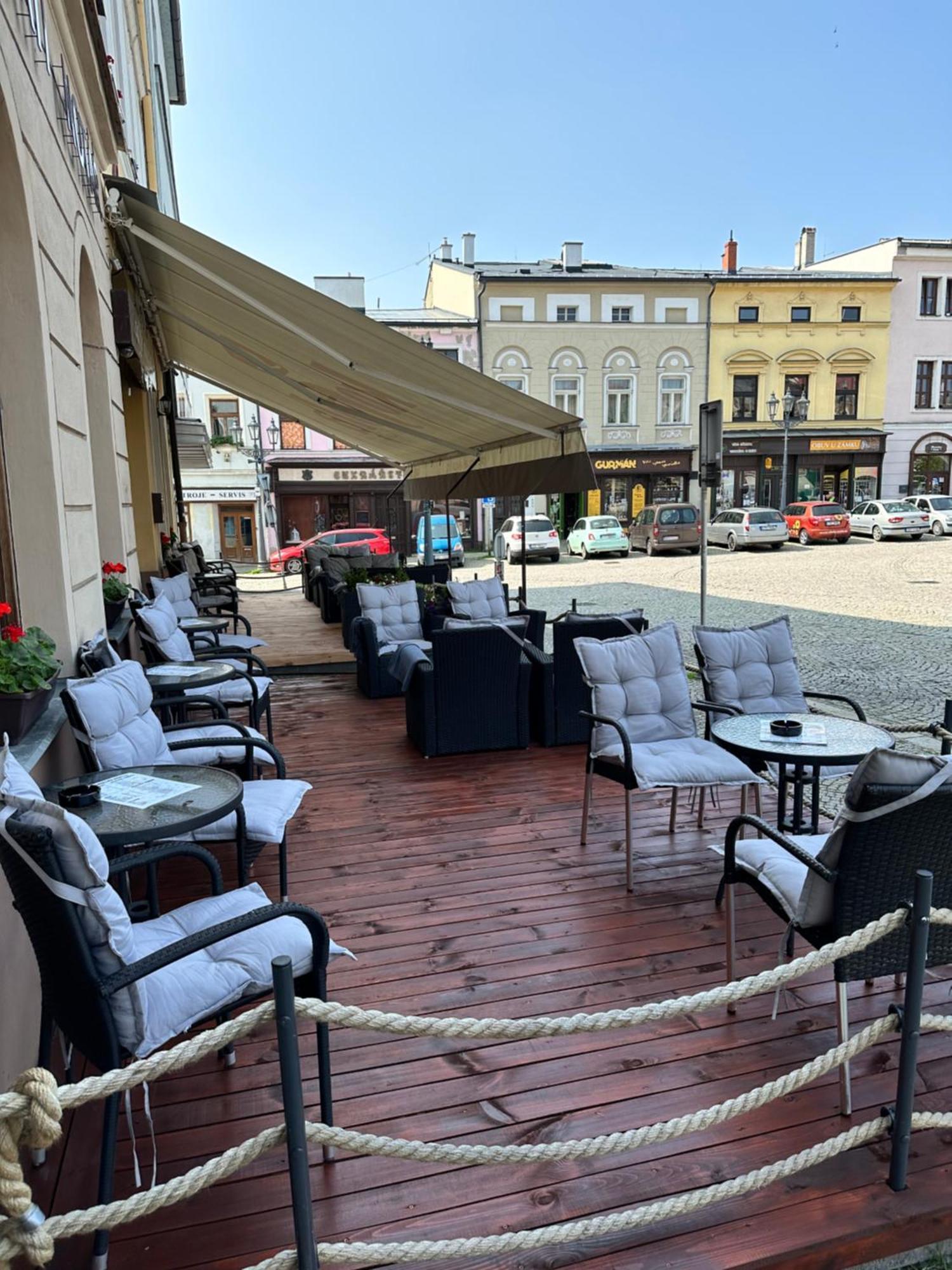 Studia Maxim Appartement Frýdek-Místek Buitenkant foto