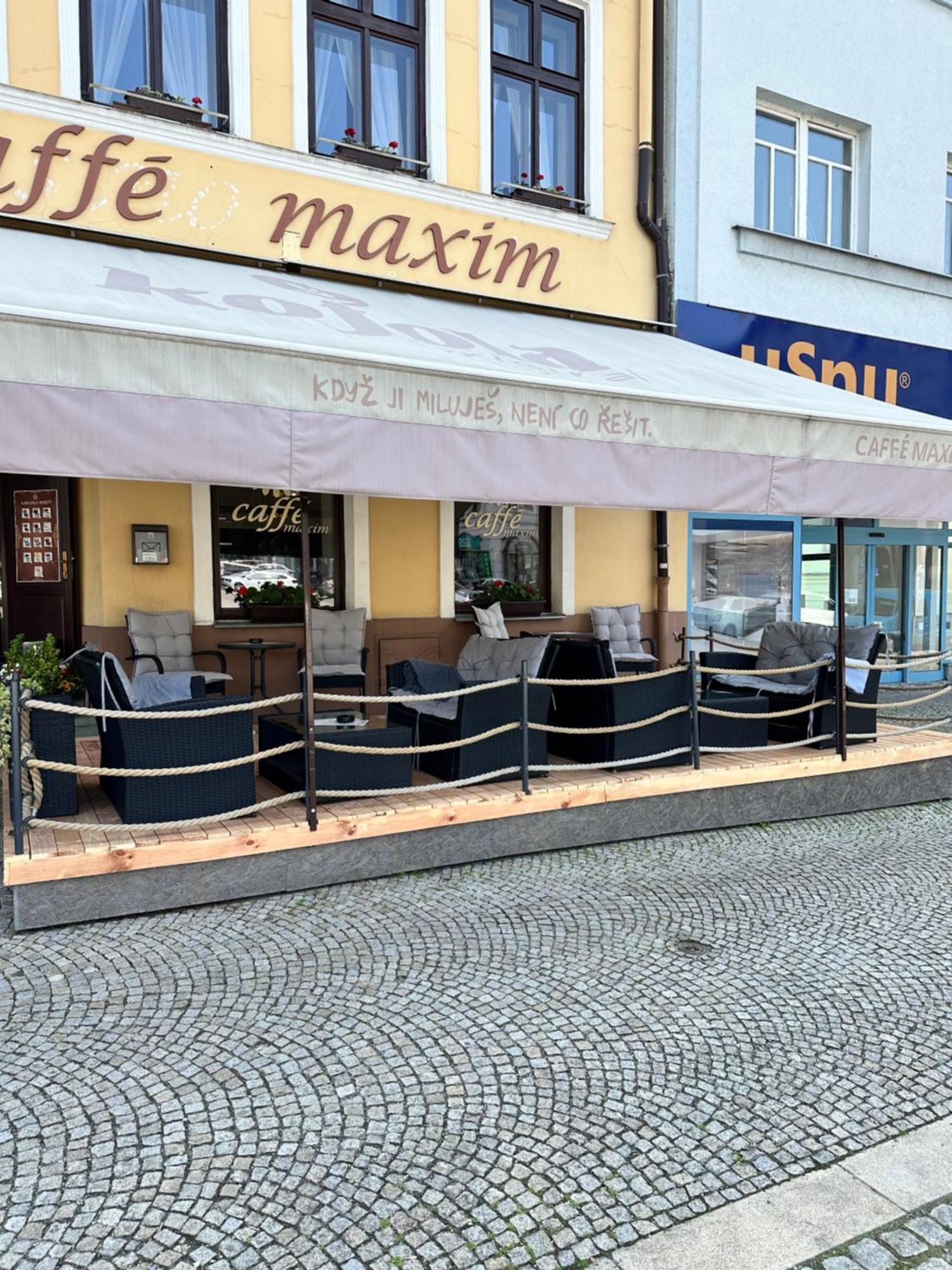 Studia Maxim Appartement Frýdek-Místek Buitenkant foto