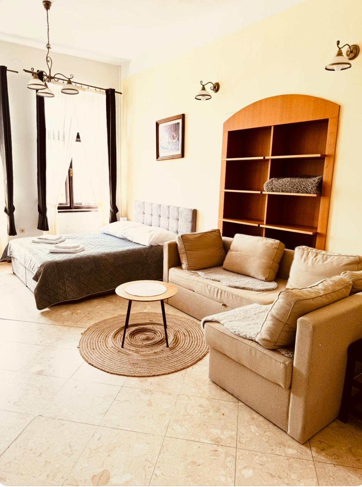Studia Maxim Appartement Frýdek-Místek Buitenkant foto