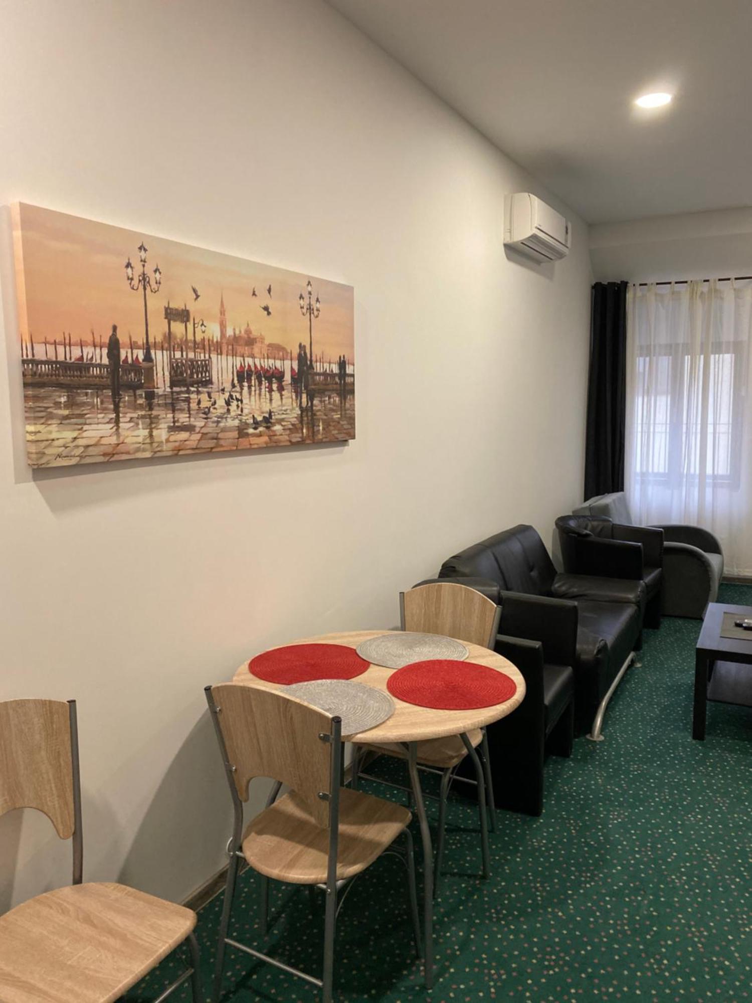 Studia Maxim Appartement Frýdek-Místek Buitenkant foto