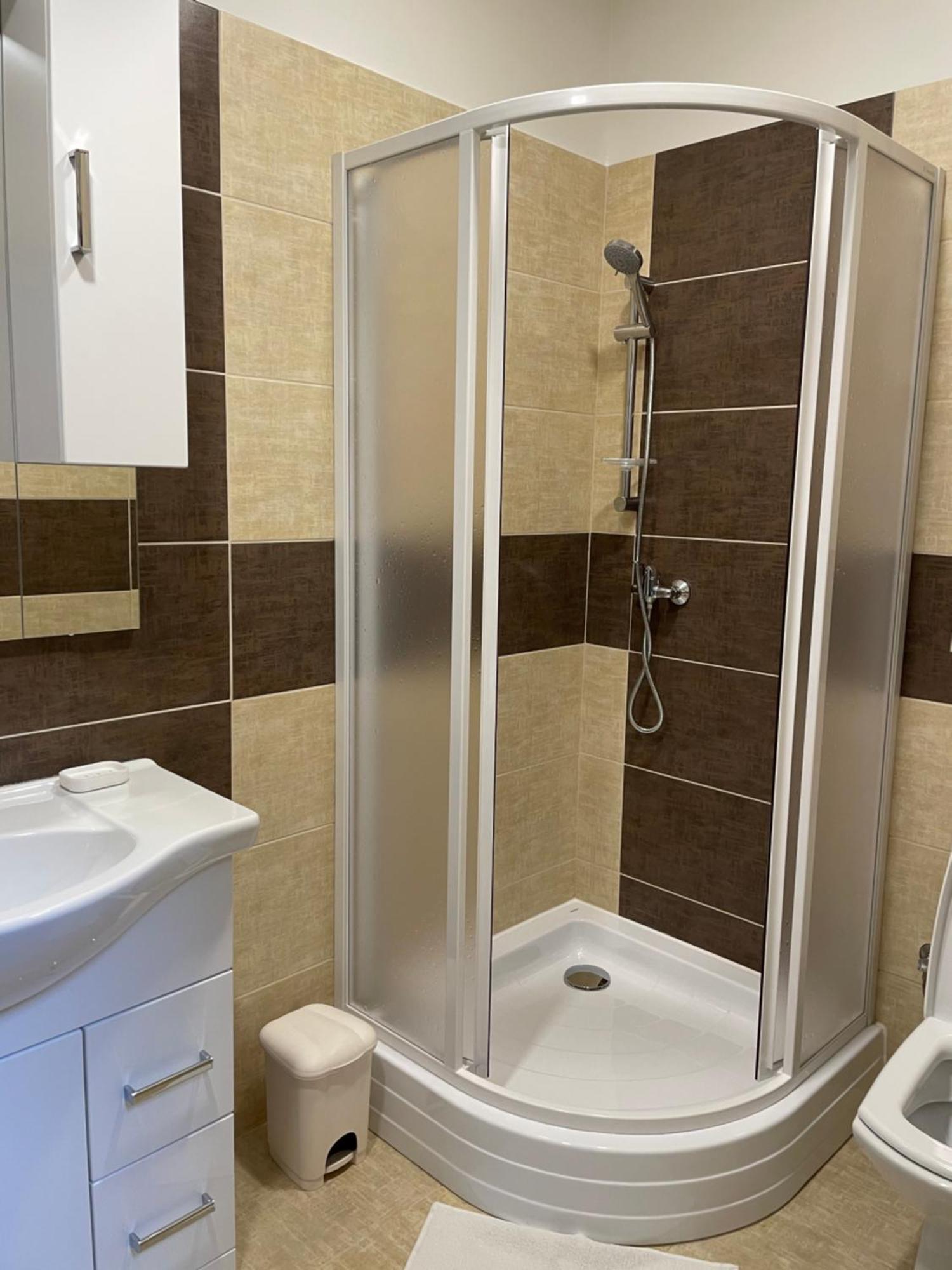 Studia Maxim Appartement Frýdek-Místek Buitenkant foto